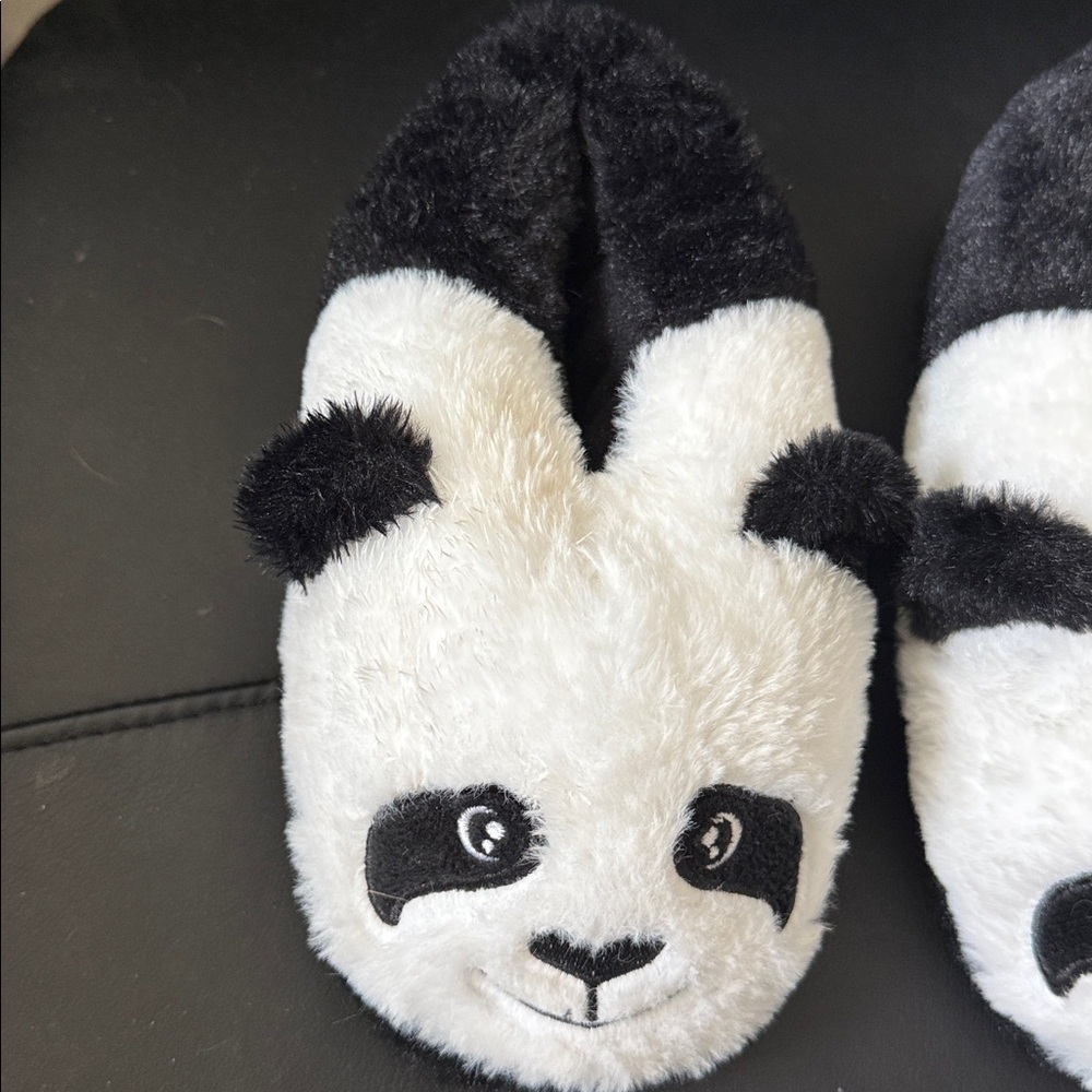 Kids Plush Panda Slippers - Black & White - Picture 2 of 10
